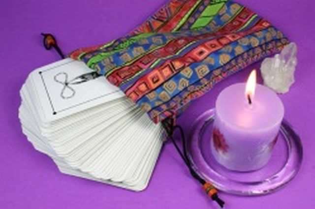Treffischeres Kartenlegen, Astrologie, Liebesmagie 2013!